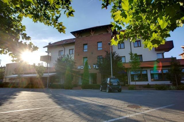 Hotel Tevel Sladkovicovo Dış mekan fotoğraf