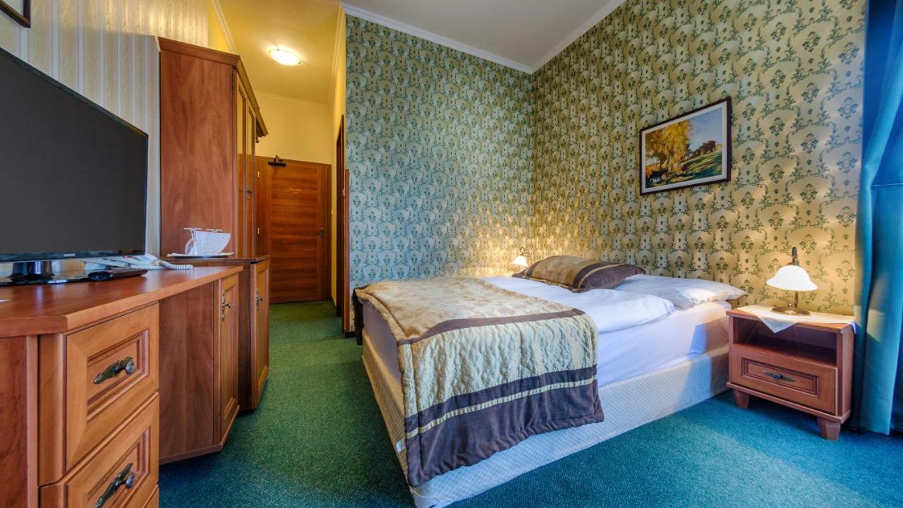 Hotel Tevel Sladkovicovo Dış mekan fotoğraf