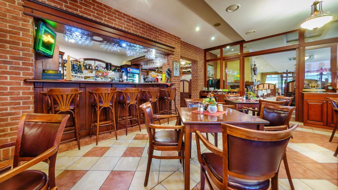 Hotel Tevel Sladkovicovo Dış mekan fotoğraf